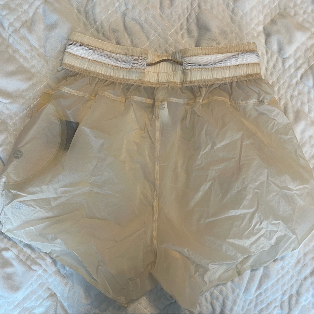 Lululemon Step Out Shorts - Picture 6 of 7